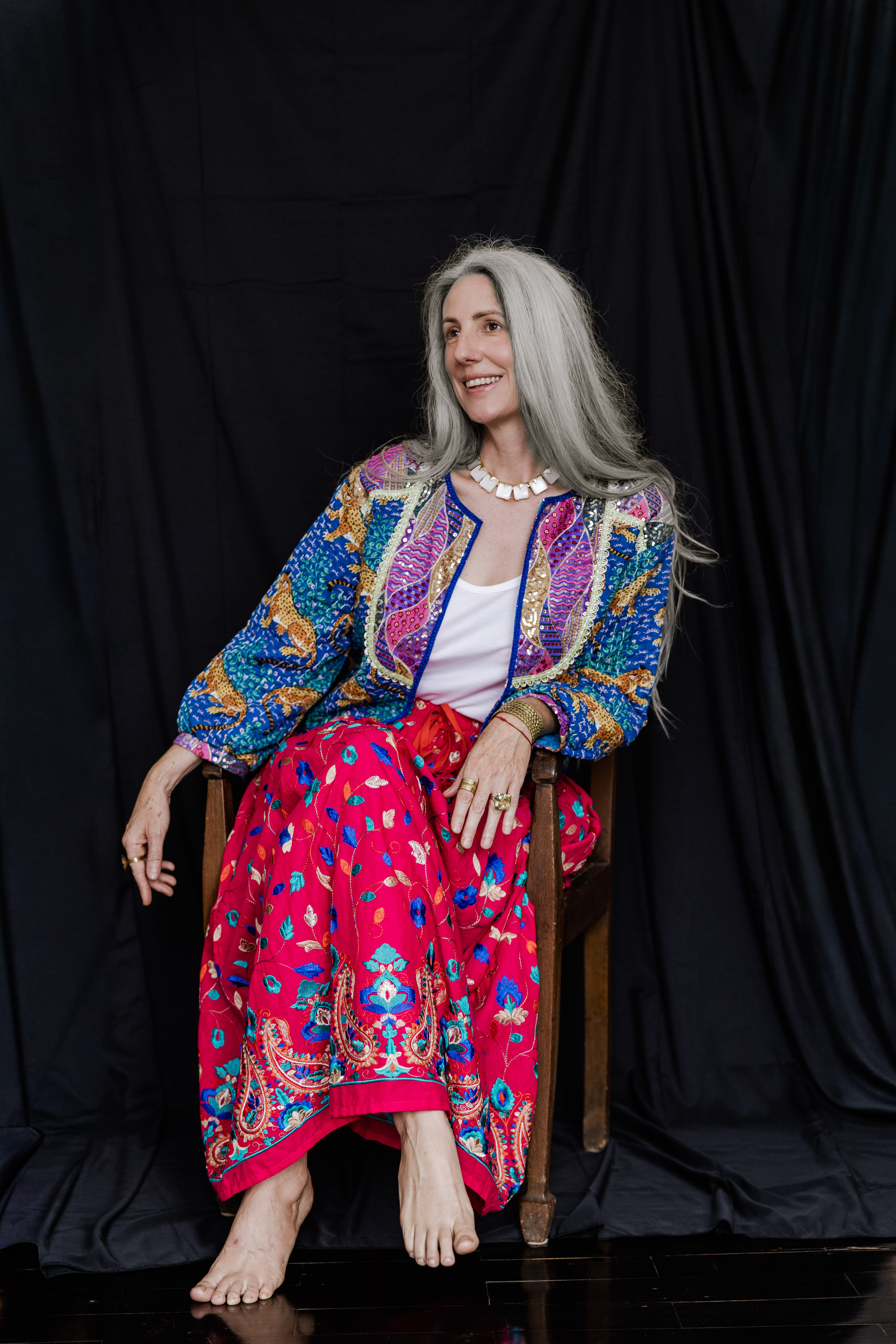 Helen Fehr with tarot cards